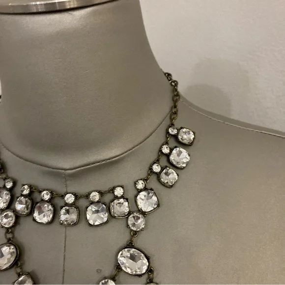 VGUC rhinestone and antique gold tone statement necklace Unbranded - Picture 4 of 6